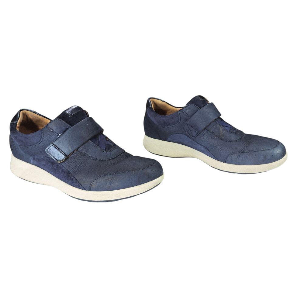 Clarks Sneaker sz 8.5M Women Un Adorn Lo Suede Navy Blue Hook Loop Strap Comfort